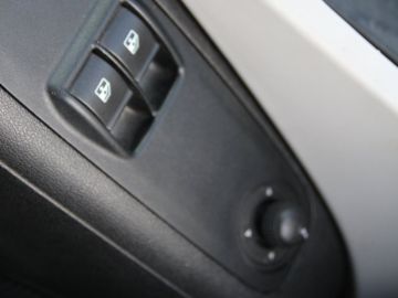 Bürstner BUT569 Nexxo T569 | Vast Bed | Kleine Camper| Elektrische Trap| Douche|